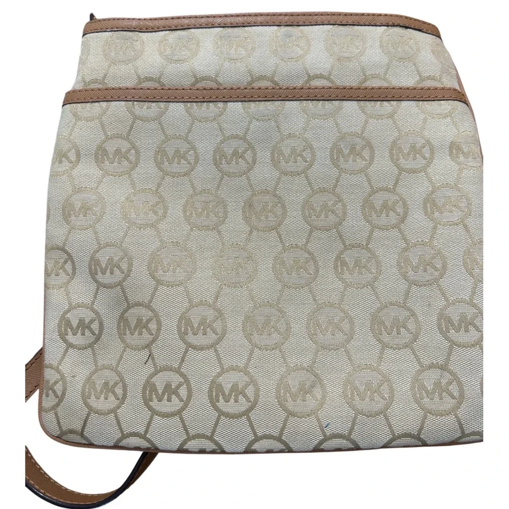 Michael Kors Bedford Signature Flat Crossbody‎ Bag Vanilla Beige MK Logo